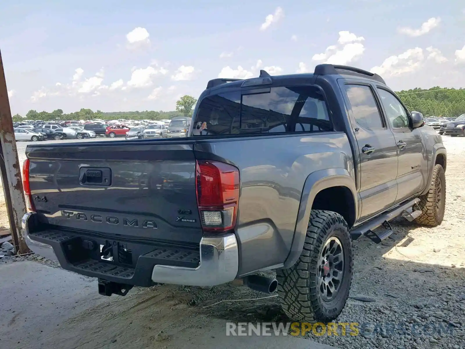 4 Photograph of a damaged car 3TMCZ5AN6KM192468 TOYOTA TACOMA DOU 2019