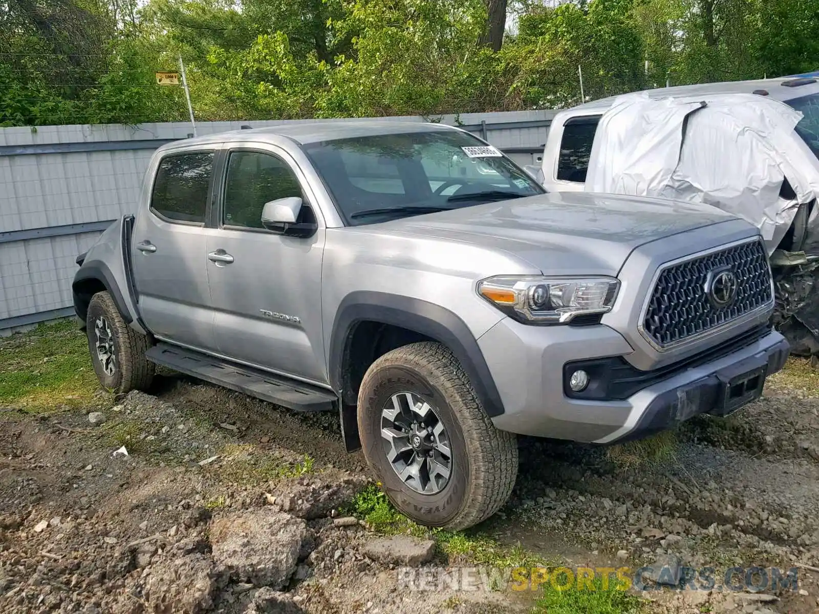 1 Photograph of a damaged car 3TMCZ5AN6KM201119 TOYOTA TACOMA DOU 2019