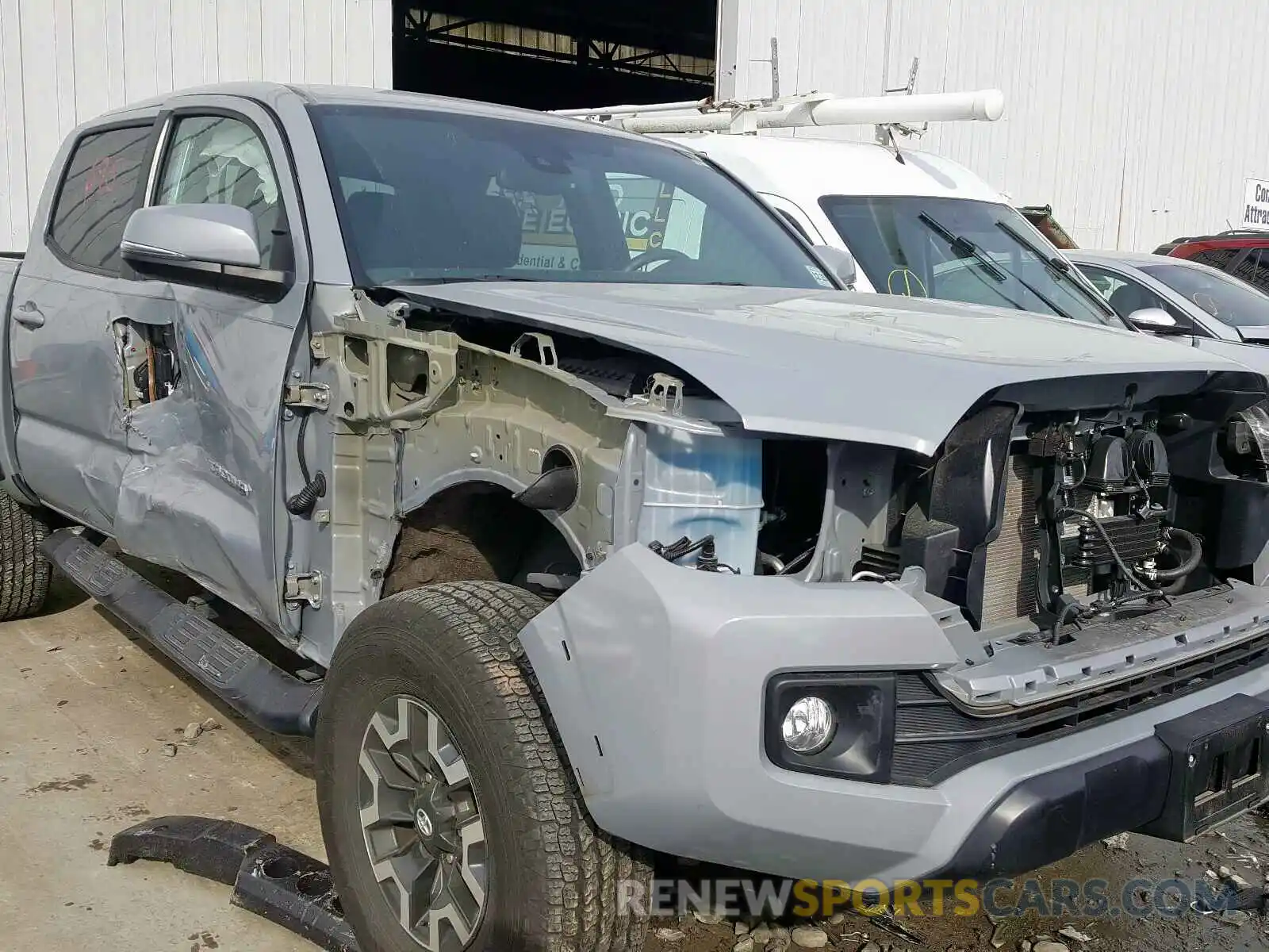 9 Photograph of a damaged car 3TMCZ5AN6KM203095 TOYOTA TACOMA DOU 2019