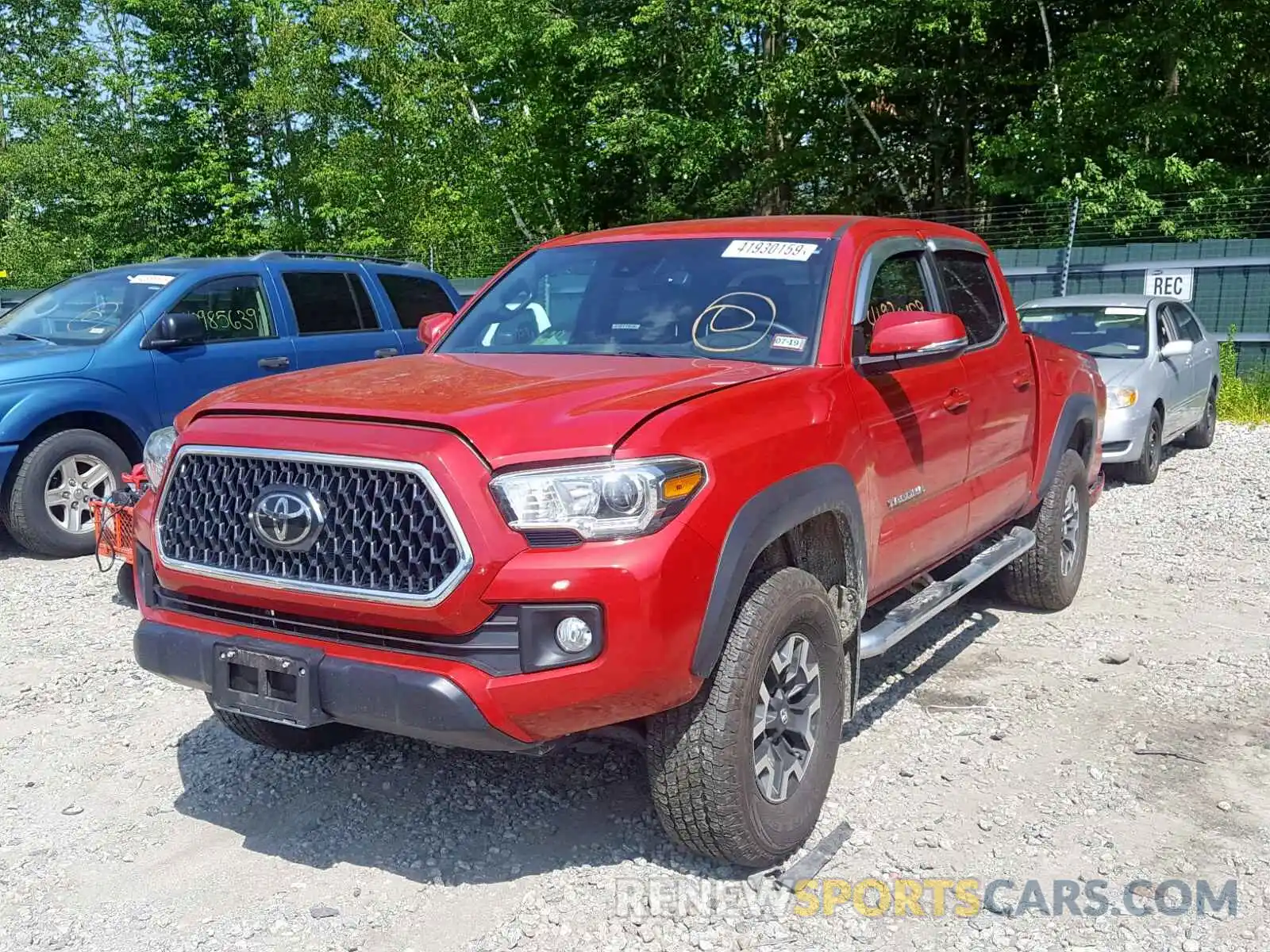 2 Фотография поврежденного автомобиля 3TMCZ5AN6KM207342 TOYOTA TACOMA DOU 2019