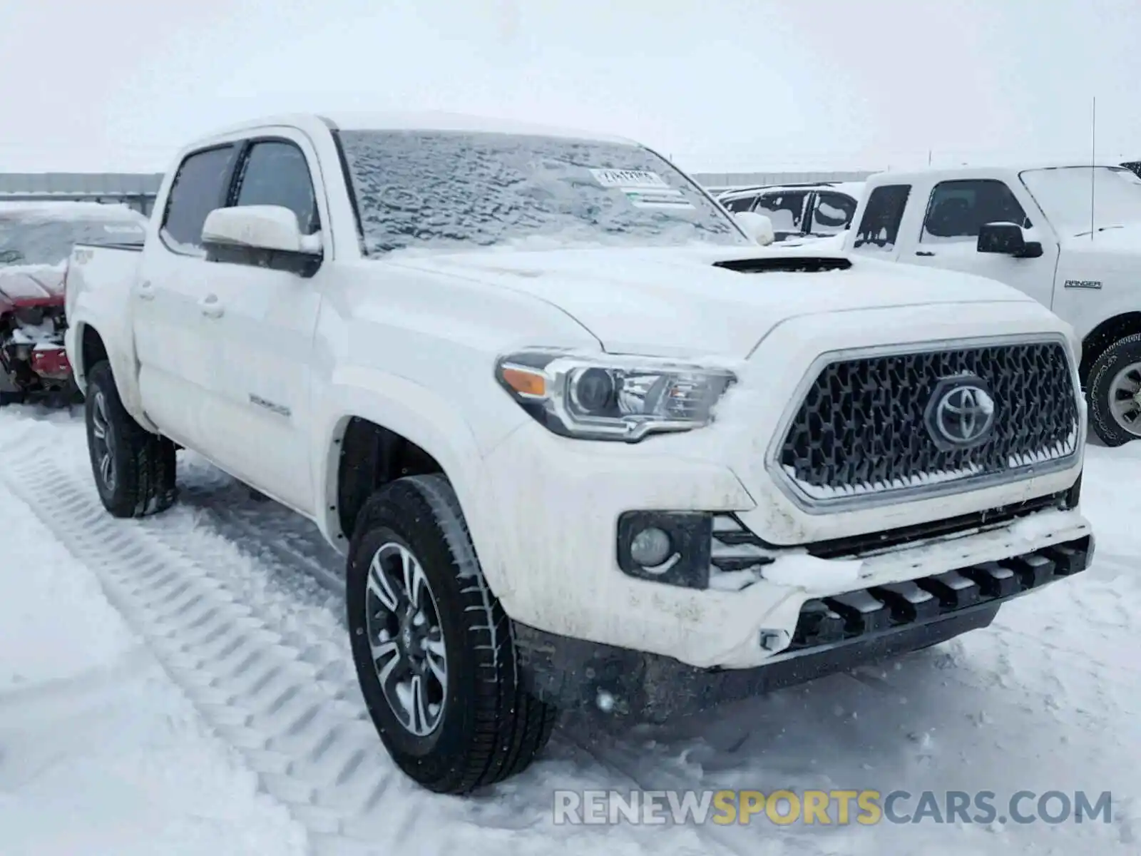 1 Photograph of a damaged car 3TMCZ5AN6KM209477 TOYOTA TACOMA DOU 2019