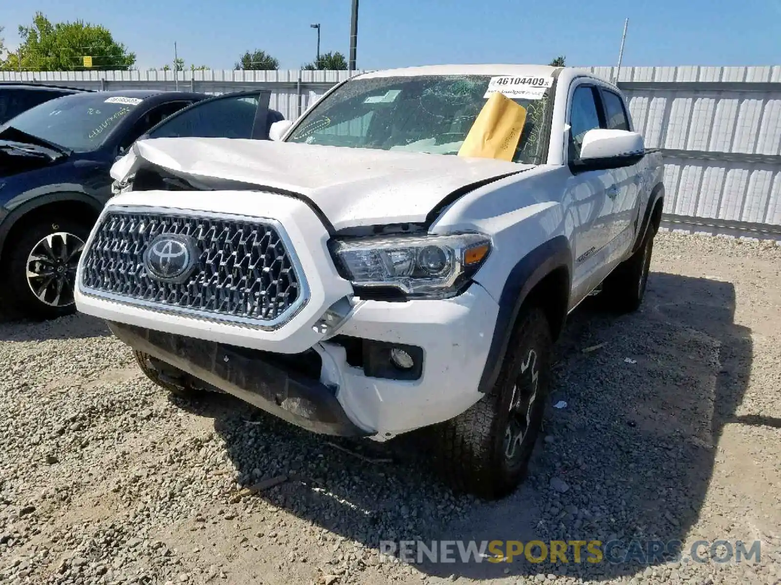 2 Photograph of a damaged car 3TMCZ5AN6KM220625 TOYOTA TACOMA DOU 2019