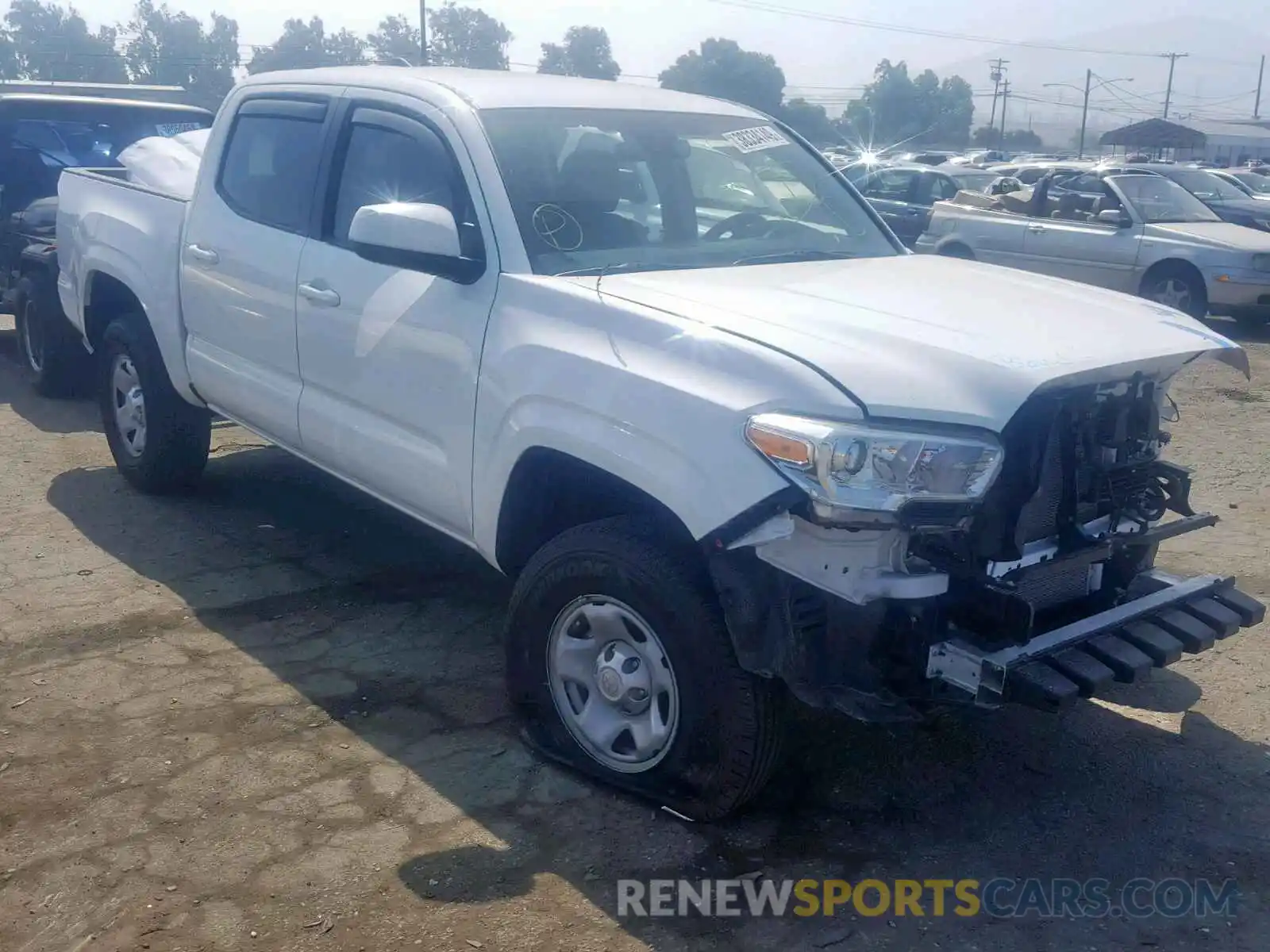 1 Photograph of a damaged car 3TMCZ5AN6KM237005 TOYOTA TACOMA DOU 2019