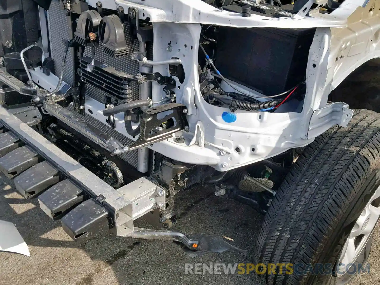 9 Photograph of a damaged car 3TMCZ5AN6KM237005 TOYOTA TACOMA DOU 2019