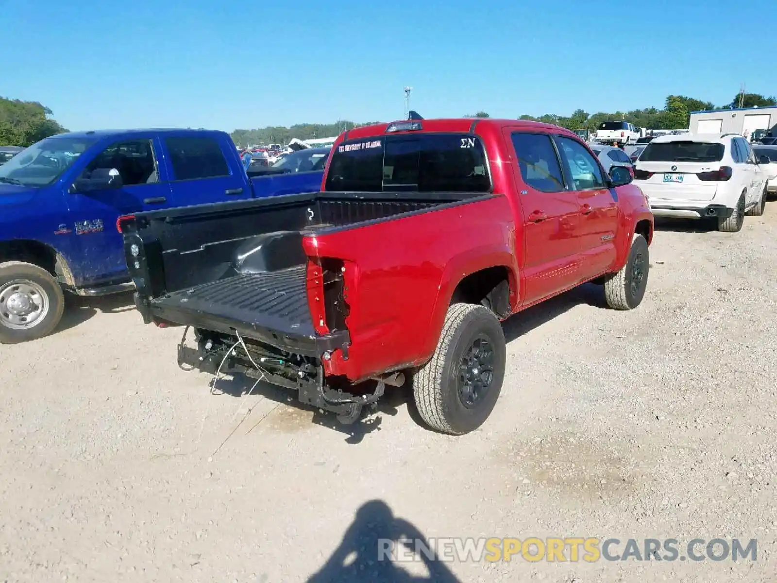 4 Фотография поврежденного автомобиля 3TMCZ5AN6KM240695 TOYOTA TACOMA DOU 2019