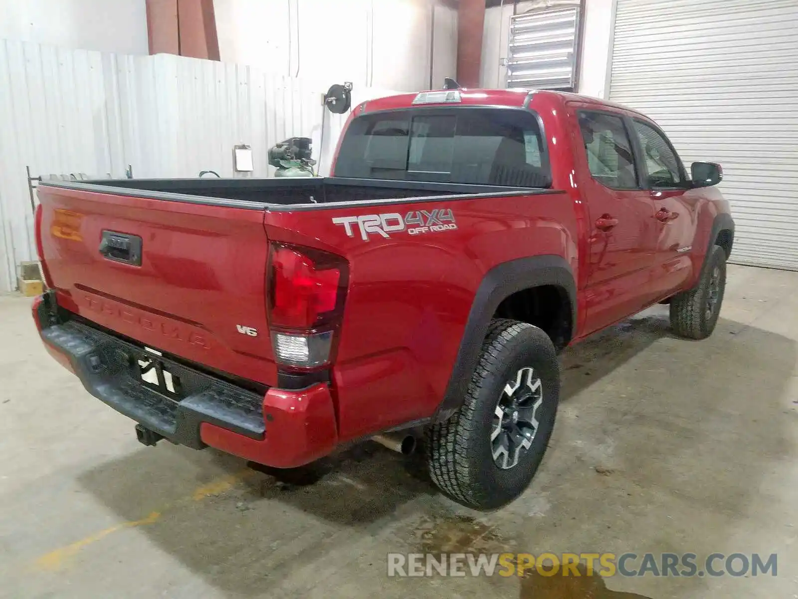 4 Photograph of a damaged car 3TMCZ5AN6KM242740 TOYOTA TACOMA DOU 2019