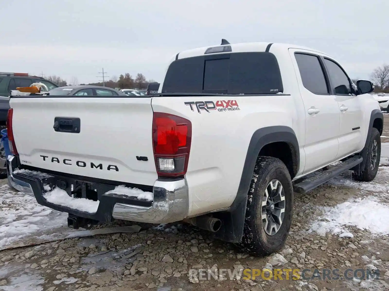 4 Фотография поврежденного автомобиля 3TMCZ5AN6KM262843 TOYOTA TACOMA DOU 2019