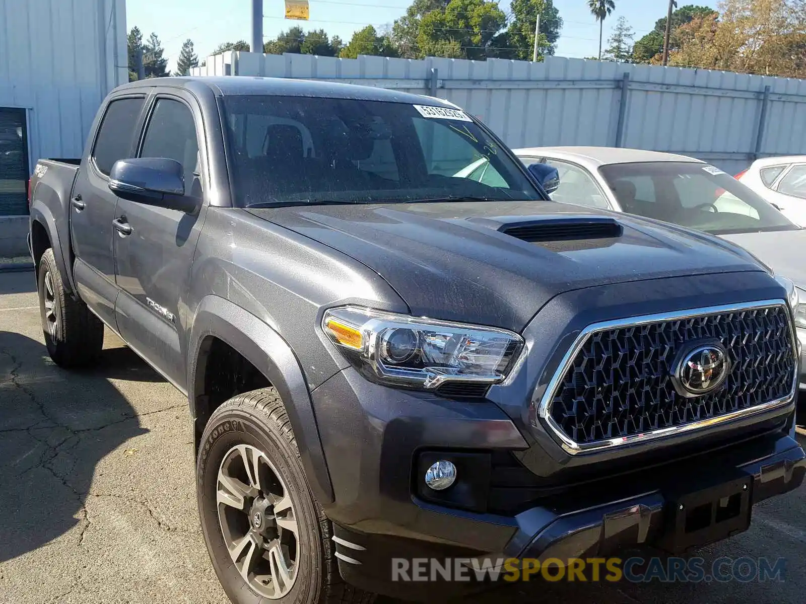 1 Photograph of a damaged car 3TMCZ5AN6KM277634 TOYOTA TACOMA DOU 2019