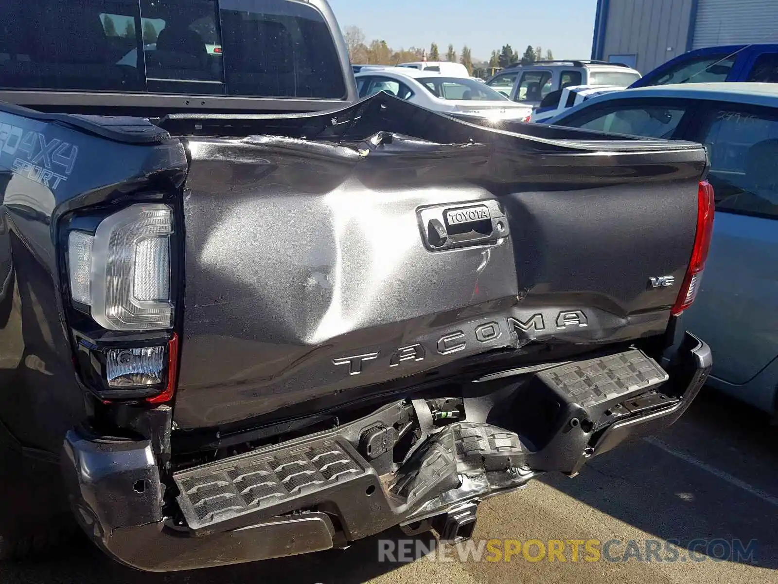 9 Photograph of a damaged car 3TMCZ5AN6KM277634 TOYOTA TACOMA DOU 2019