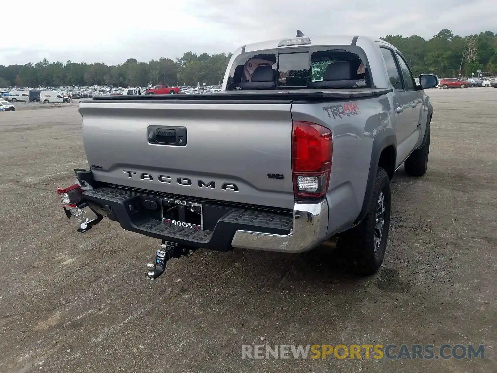 4 Photograph of a damaged car 3TMCZ5AN7KM224358 TOYOTA TACOMA DOU 2019