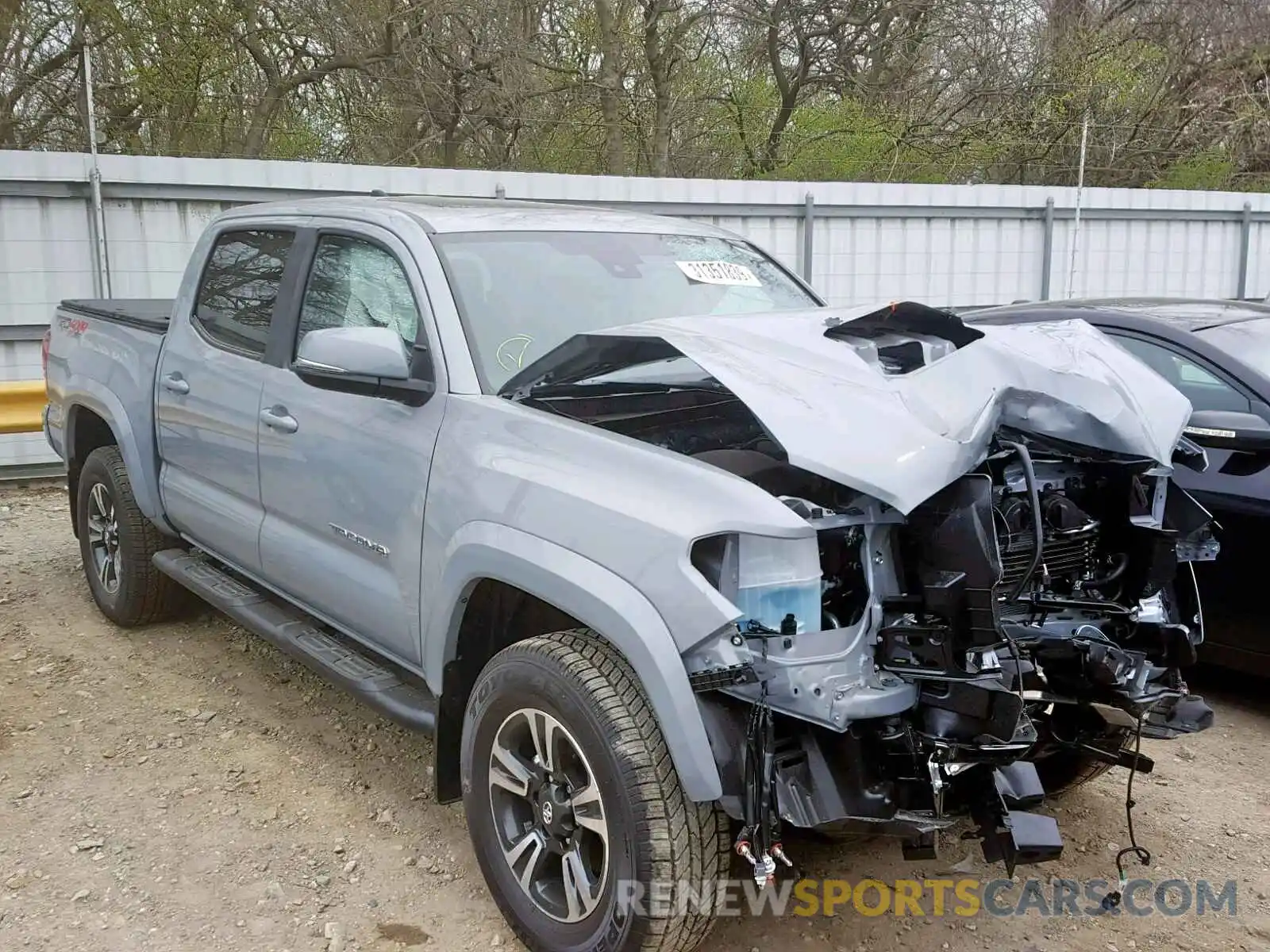 1 Photograph of a damaged car 3TMCZ5AN7KM229219 TOYOTA TACOMA DOU 2019