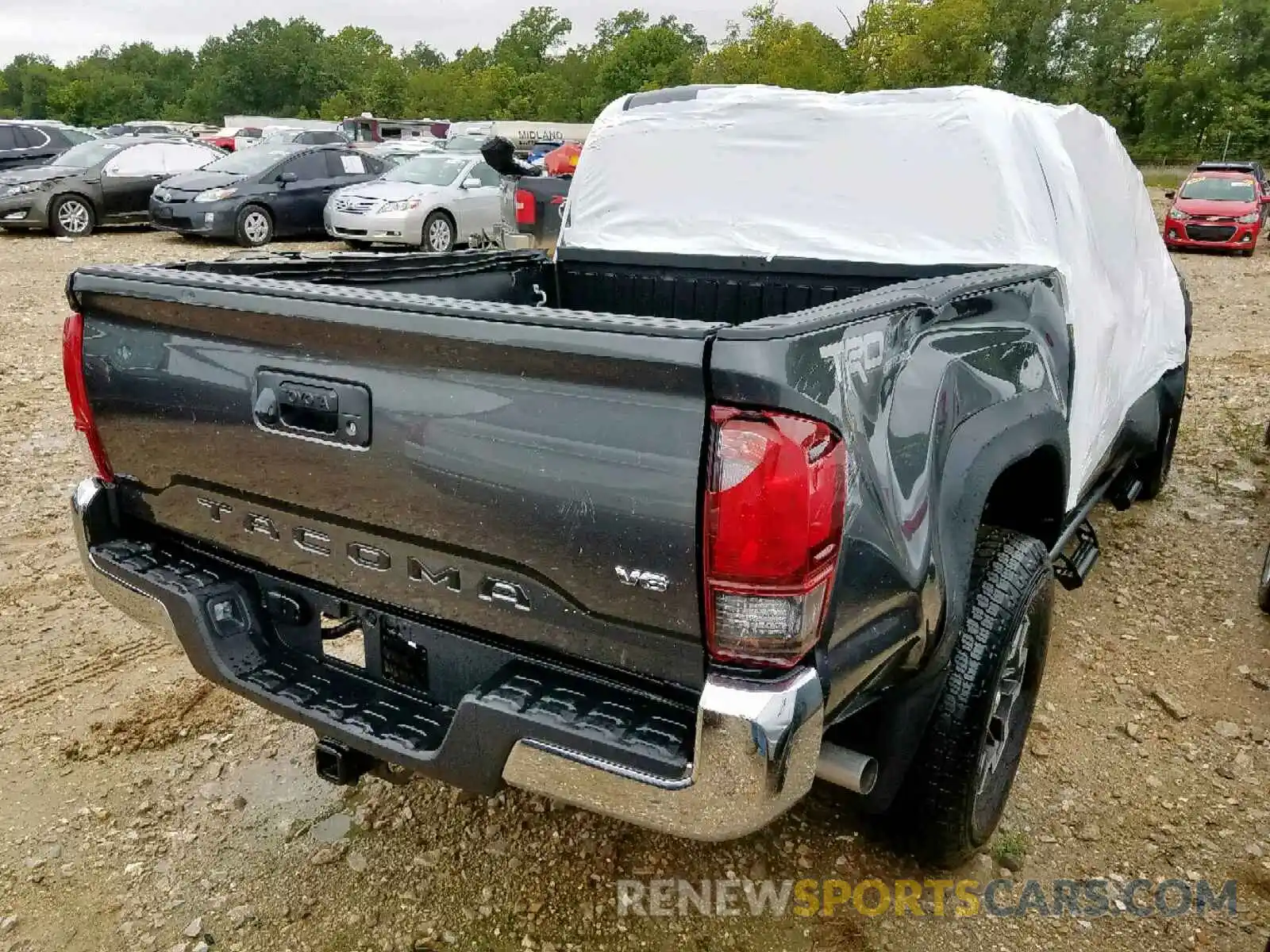 4 Photograph of a damaged car 3TMCZ5AN7KM241273 TOYOTA TACOMA DOU 2019