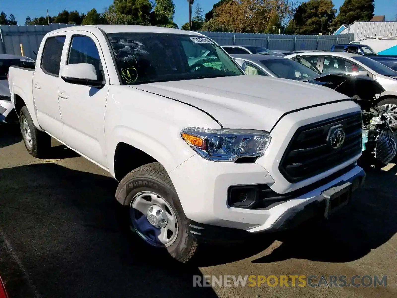 1 Photograph of a damaged car 3TMCZ5AN7KM280512 TOYOTA TACOMA DOU 2019