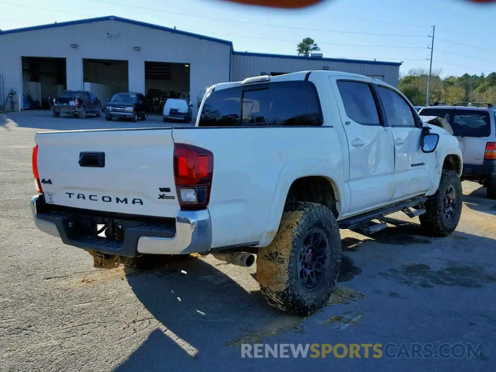 4 Photograph of a damaged car 3TMCZ5AN8KM189426 TOYOTA TACOMA DOU 2019