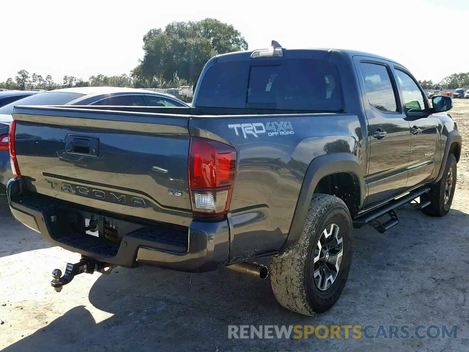 4 Photograph of a damaged car 3TMCZ5AN8KM190656 TOYOTA TACOMA DOU 2019