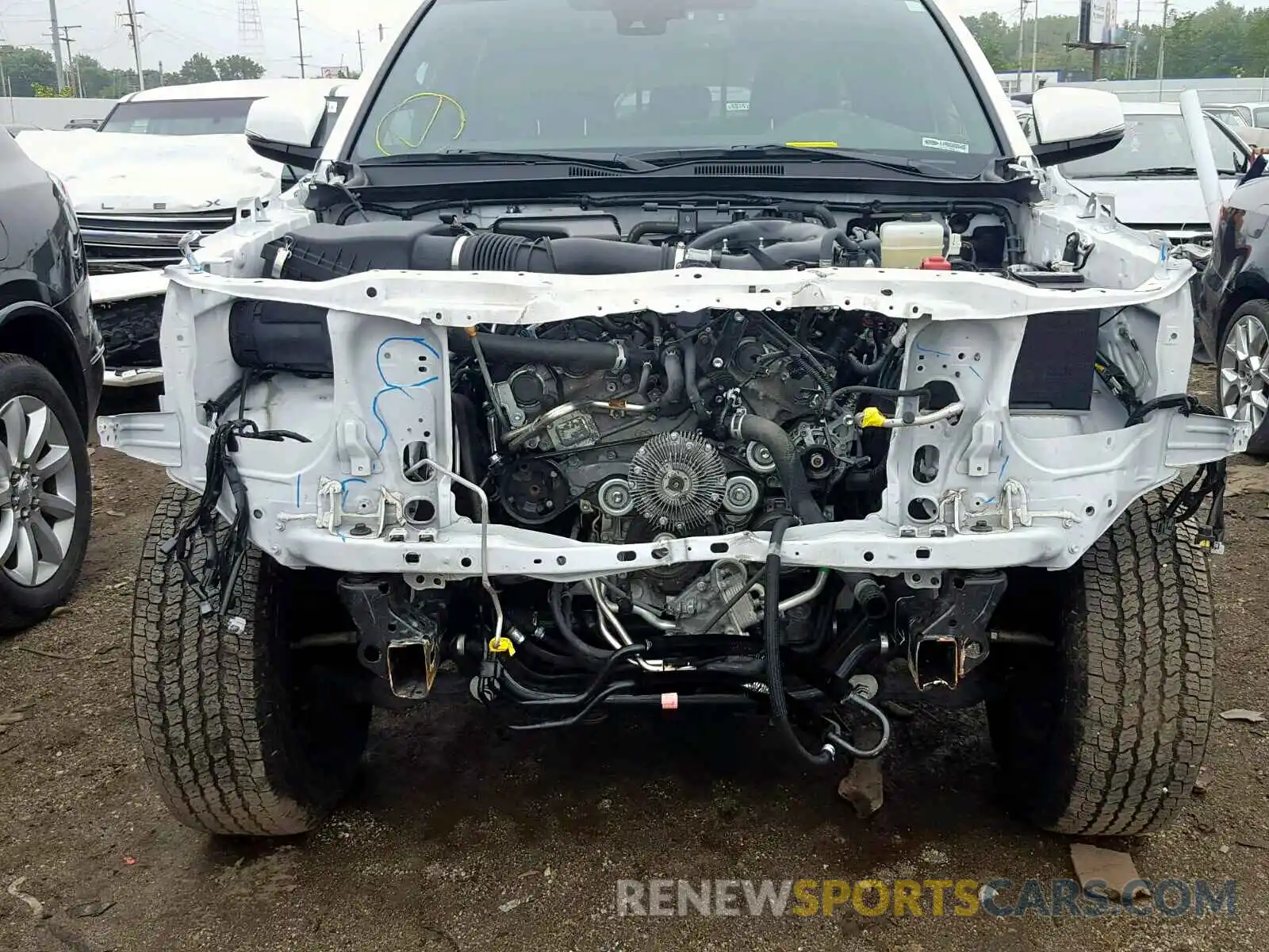 9 Photograph of a damaged car 3TMCZ5AN8KM208296 TOYOTA TACOMA DOU 2019