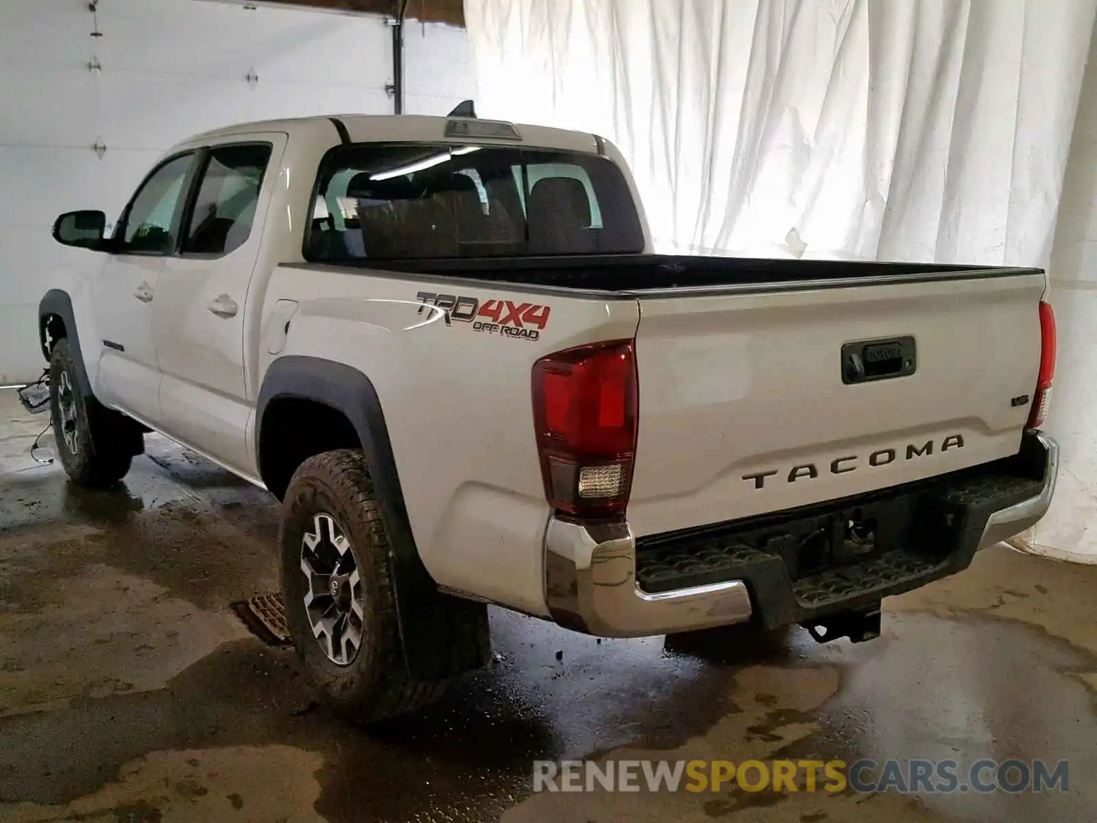 3 Photograph of a damaged car 3TMCZ5AN8KM211067 TOYOTA TACOMA DOU 2019