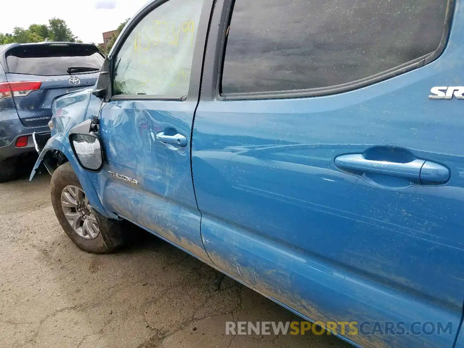 9 Photograph of a damaged car 3TMCZ5AN8KM234638 TOYOTA TACOMA DOU 2019