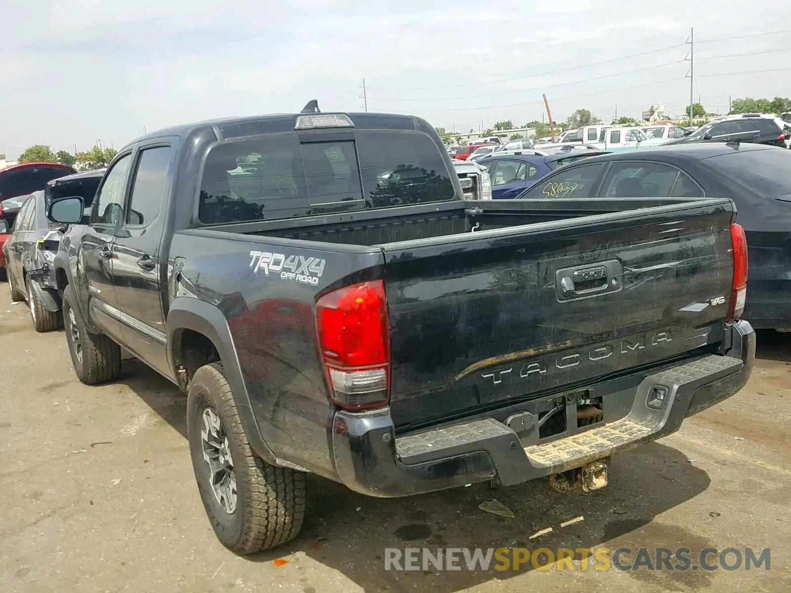 3 Photograph of a damaged car 3TMCZ5AN8KM261130 TOYOTA TACOMA DOU 2019