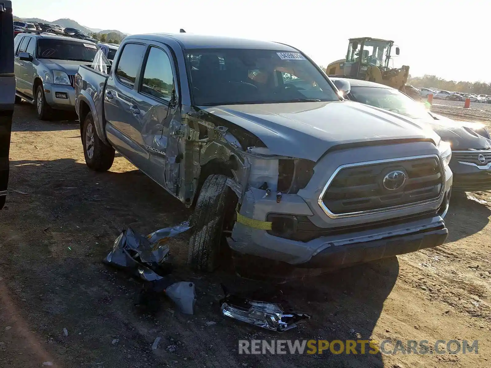 1 Photograph of a damaged car 3TMCZ5AN8KM268837 TOYOTA TACOMA DOU 2019