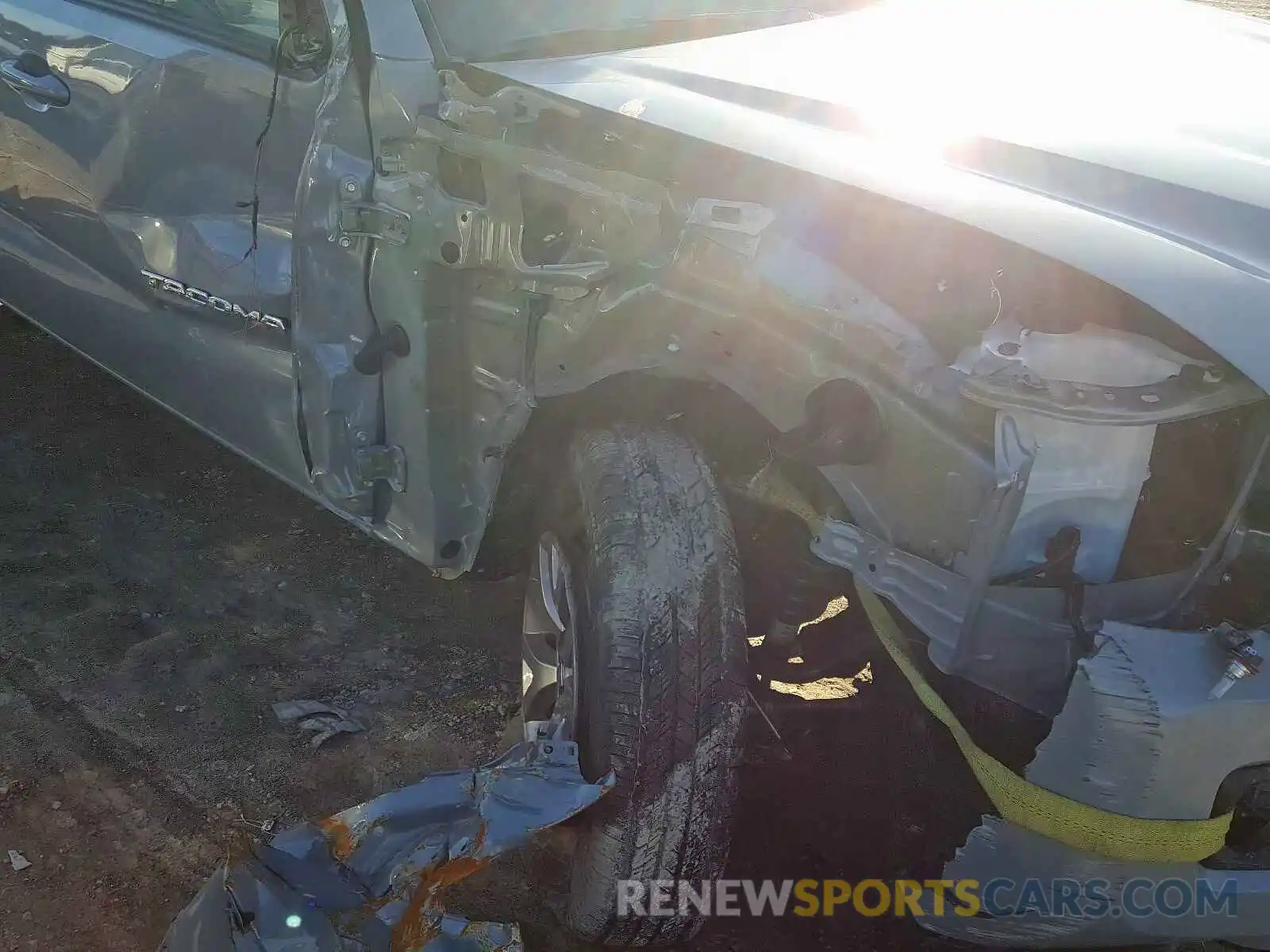 9 Photograph of a damaged car 3TMCZ5AN8KM268837 TOYOTA TACOMA DOU 2019