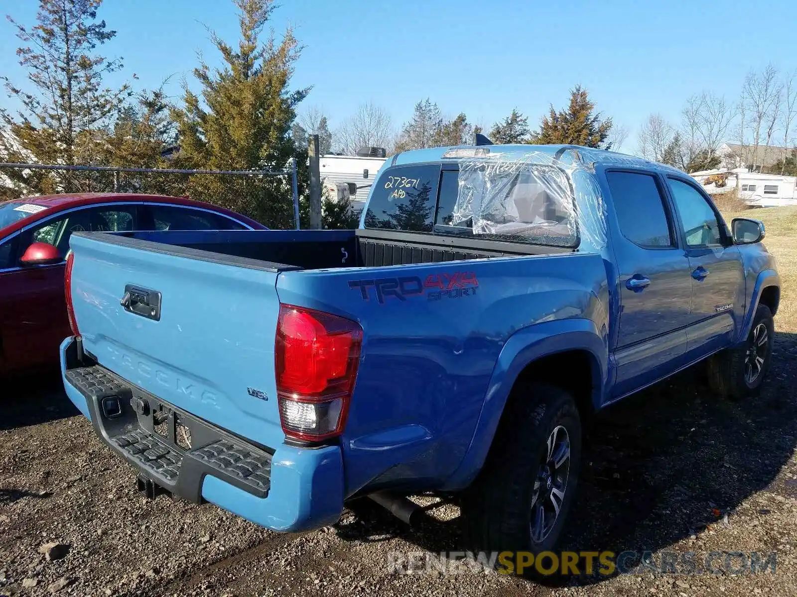 4 Photograph of a damaged car 3TMCZ5AN8KM280390 TOYOTA TACOMA DOU 2019