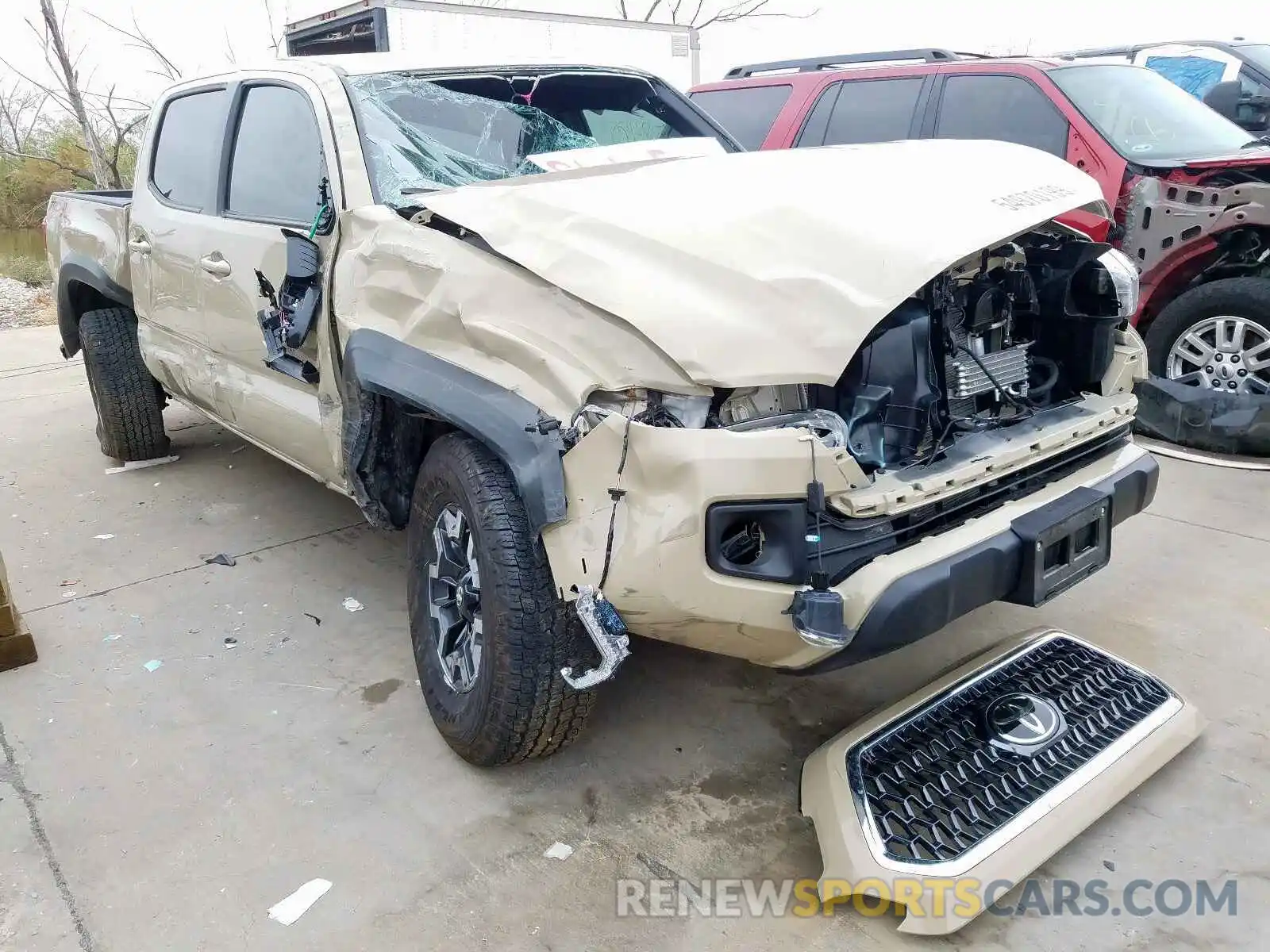 1 Photograph of a damaged car 3TMCZ5AN8KM282530 TOYOTA TACOMA DOU 2019