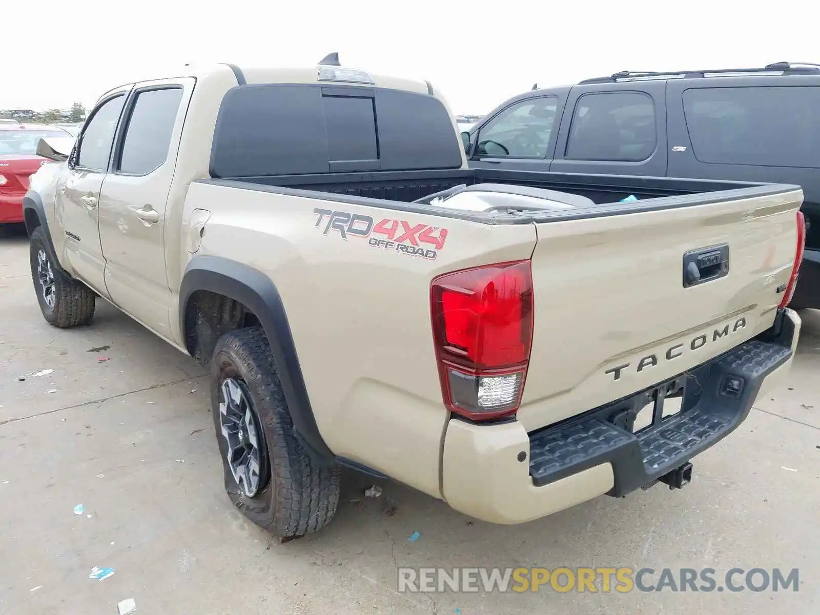 3 Photograph of a damaged car 3TMCZ5AN8KM282530 TOYOTA TACOMA DOU 2019