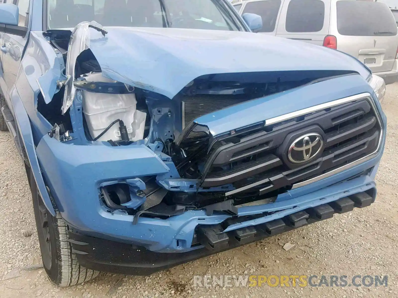 9 Photograph of a damaged car 3TMCZ5AN9KM202796 TOYOTA TACOMA DOU 2019