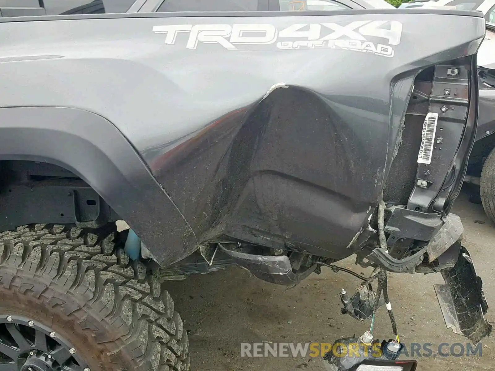 9 Photograph of a damaged car 3TMCZ5AN9KM206251 TOYOTA TACOMA DOU 2019