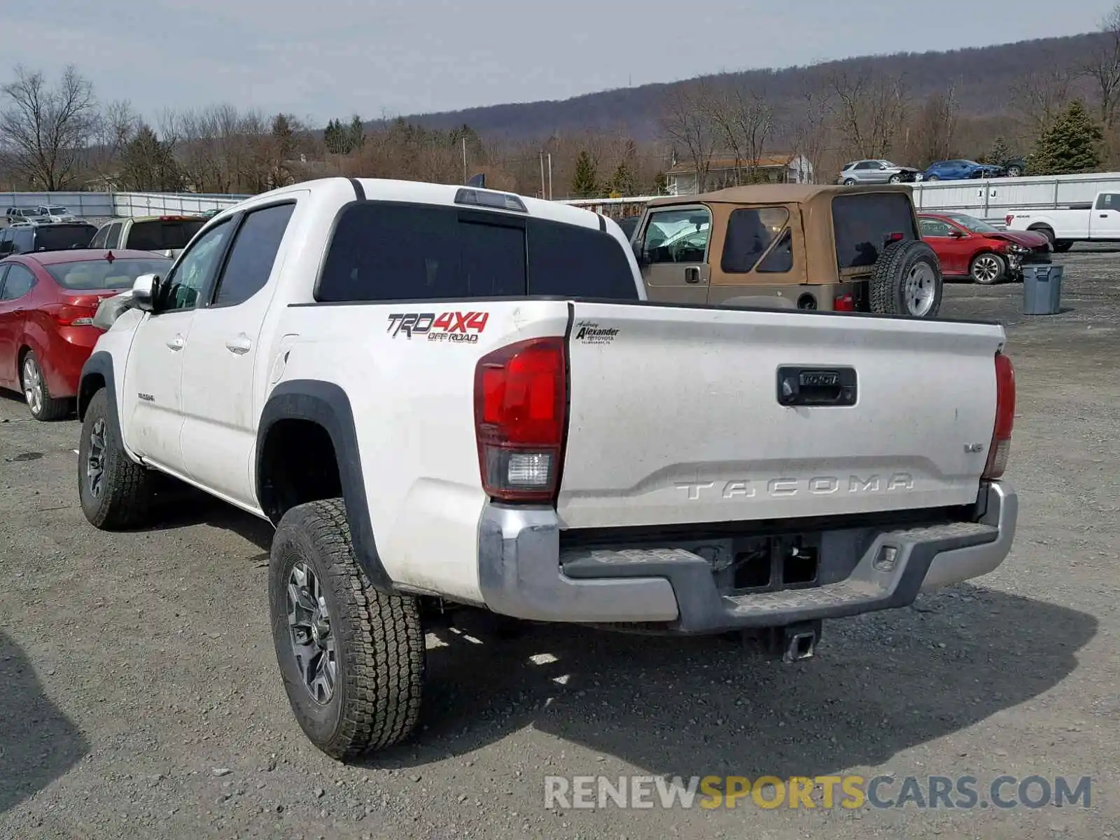 3 Photograph of a damaged car 3TMCZ5ANXKM191453 TOYOTA TACOMA DOU 2019