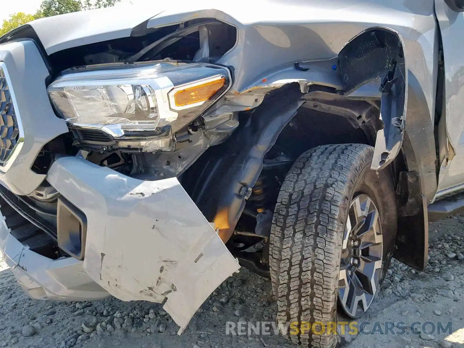 9 Photograph of a damaged car 3TMDZ5BN0KM064567 TOYOTA TACOMA DOU 2019