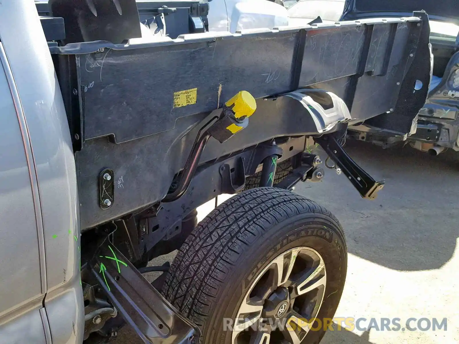 9 Photograph of a damaged car 3TMDZ5BN2KM056308 TOYOTA TACOMA DOU 2019