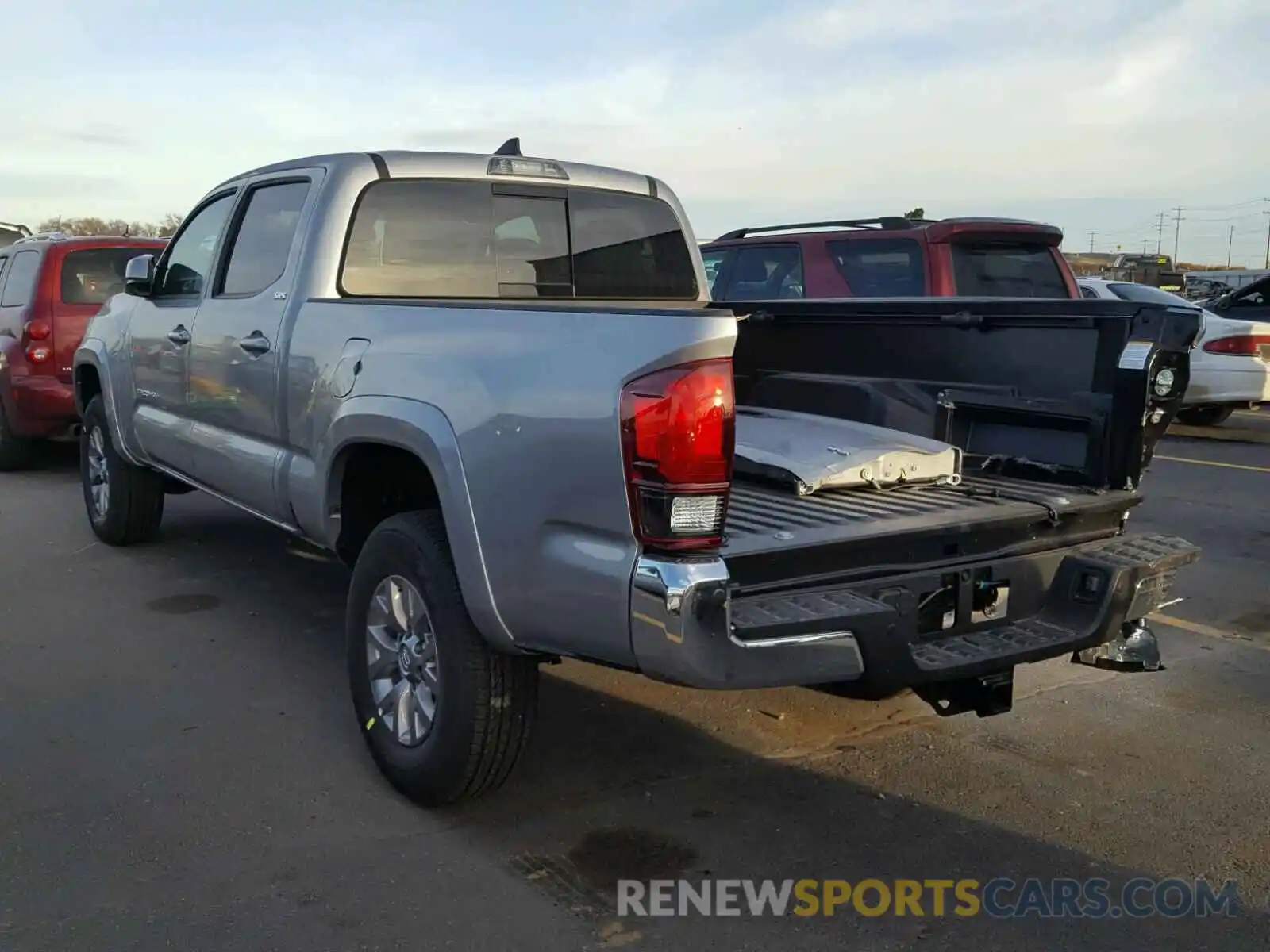 3 Photograph of a damaged car 3TMDZ5BN4KM055824 TOYOTA TACOMA DOU 2019