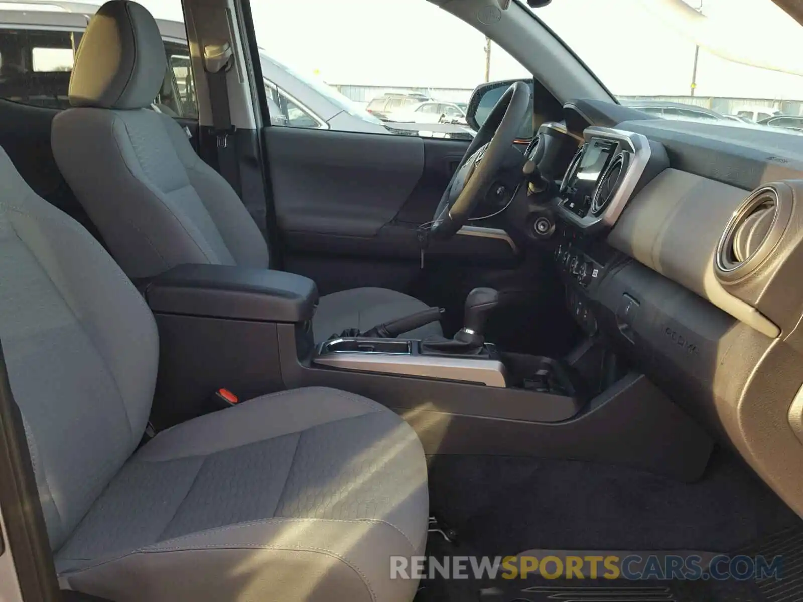 5 Photograph of a damaged car 3TMDZ5BN4KM055824 TOYOTA TACOMA DOU 2019