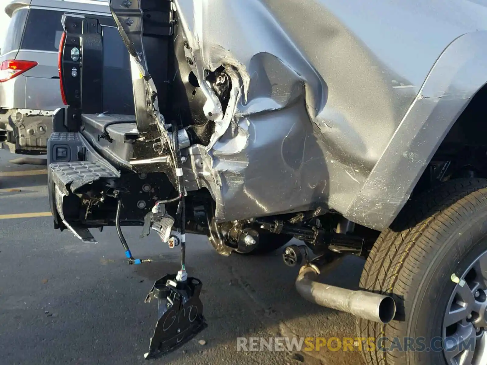 9 Photograph of a damaged car 3TMDZ5BN4KM055824 TOYOTA TACOMA DOU 2019