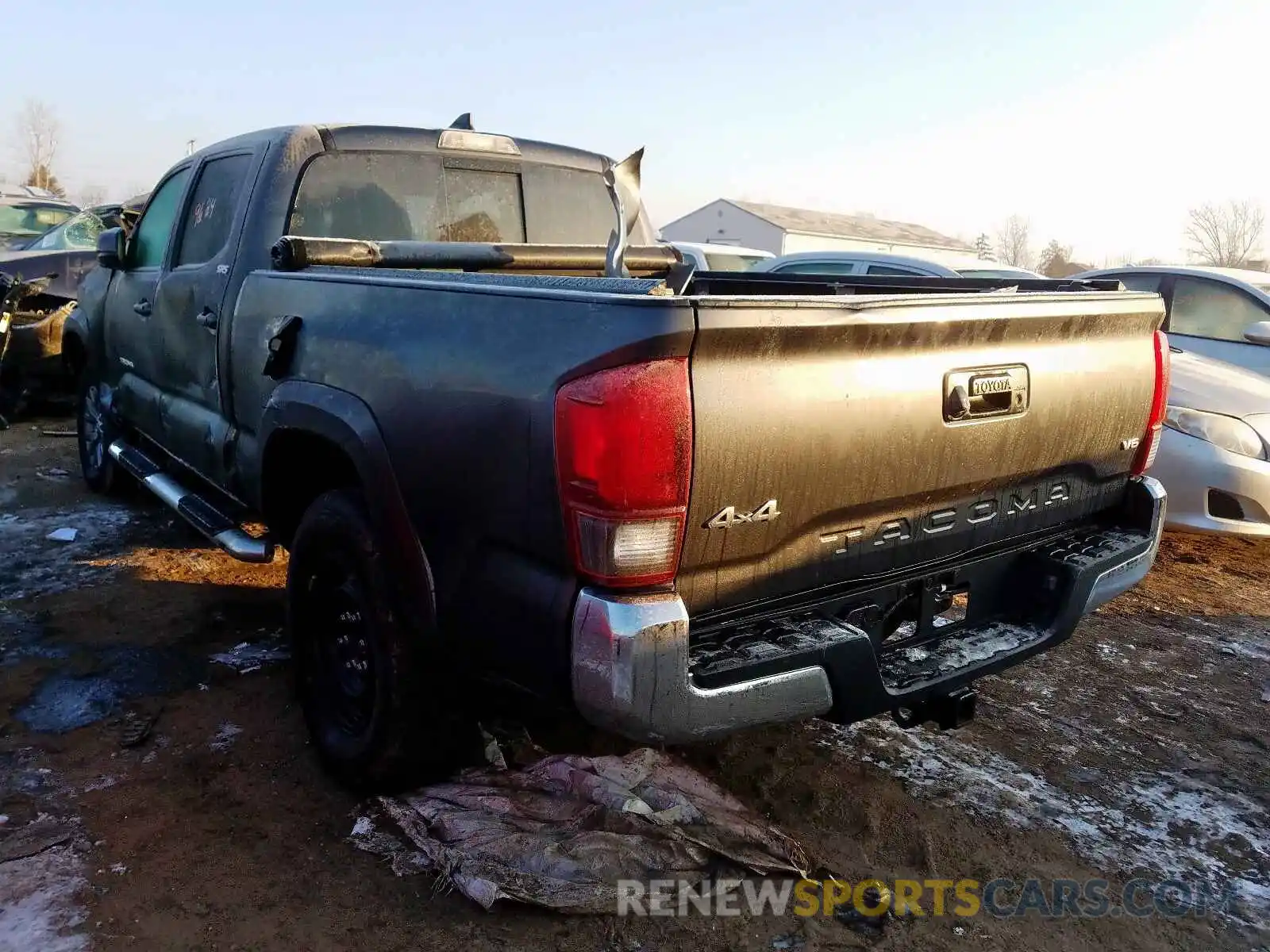 3 Фотография поврежденного автомобиля 3TMDZ5BN4KM061171 TOYOTA TACOMA DOU 2019