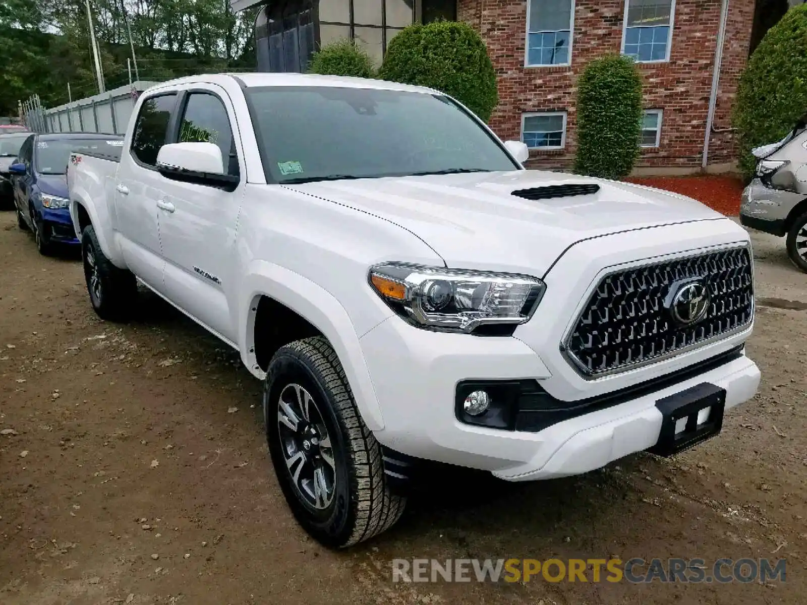 1 Photograph of a damaged car 3TMDZ5BN6KM061527 TOYOTA TACOMA DOU 2019