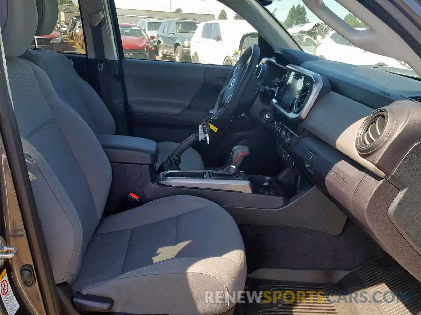 5 Photograph of a damaged car 3TMDZ5BN7KM061794 TOYOTA TACOMA DOU 2019