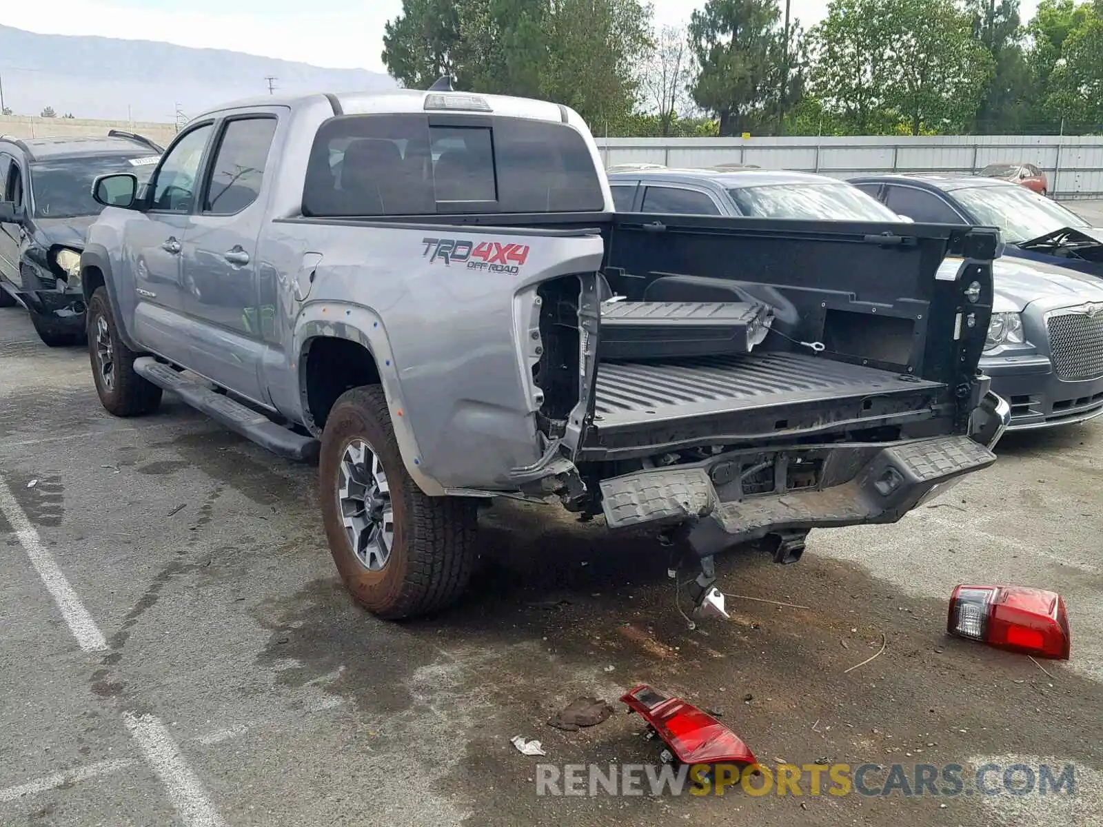 3 Photograph of a damaged car 3TMDZ5BN7KM065344 TOYOTA TACOMA DOU 2019