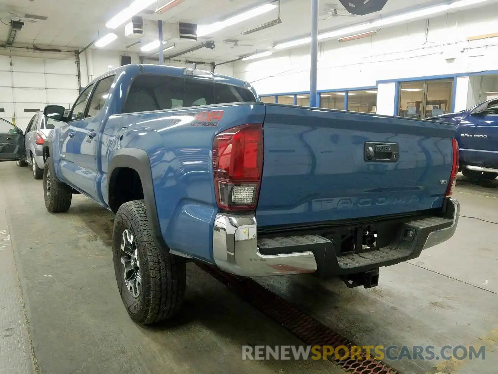 3 Photograph of a damaged car 3TMDZ5BN7KM074688 TOYOTA TACOMA DOU 2019