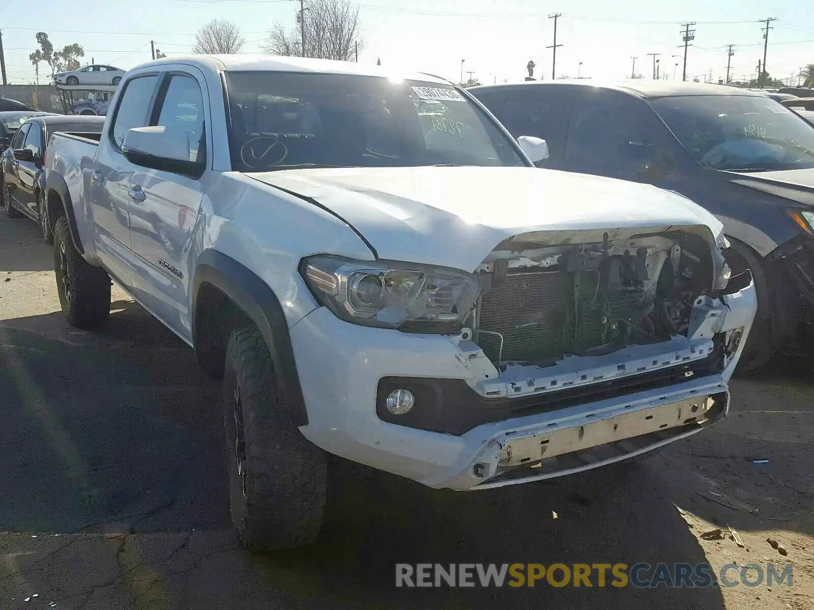 1 Фотография поврежденного автомобиля 3TMDZ5BN8HM028957 TOYOTA TACOMA DOU 2019