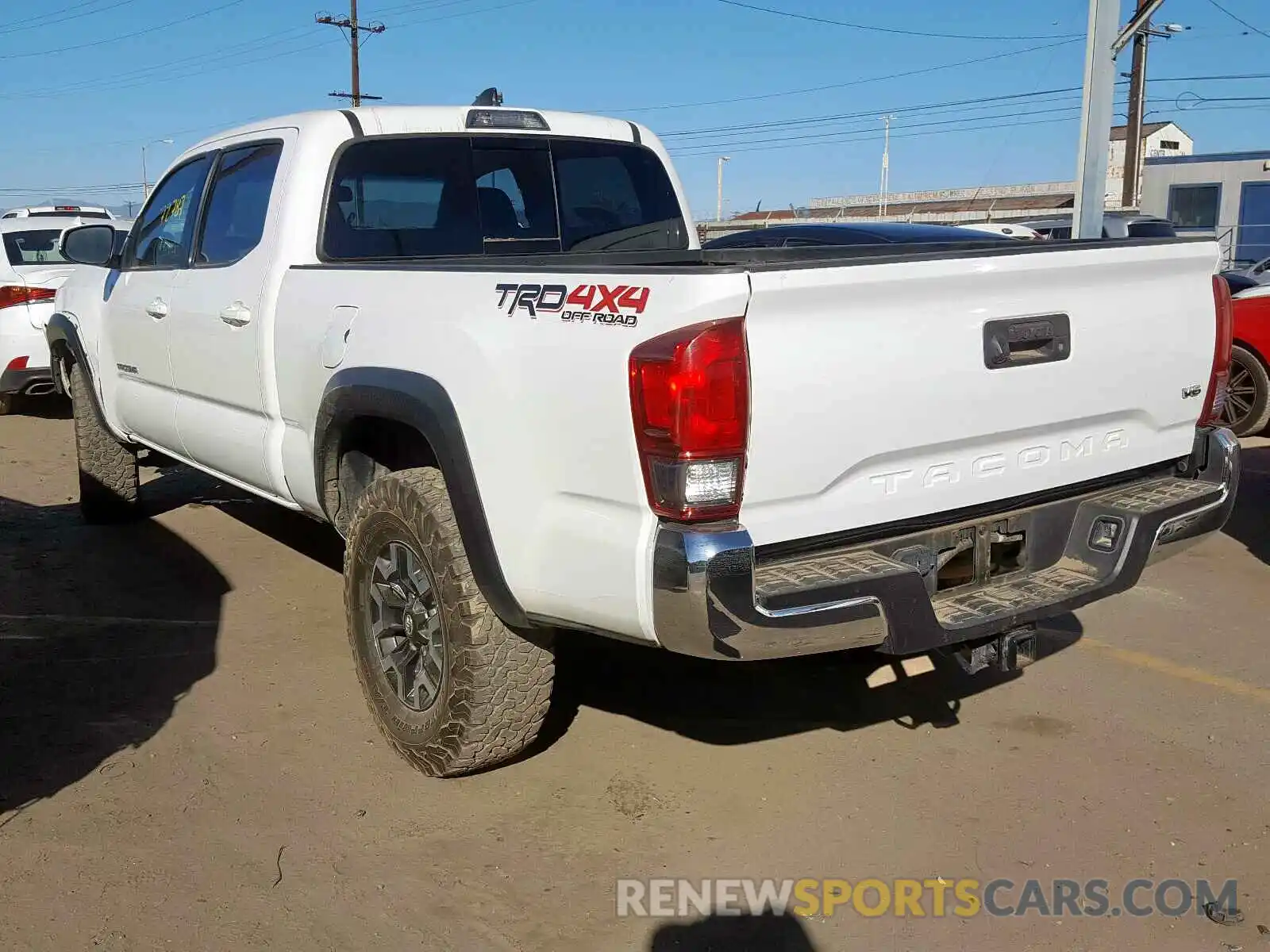 3 Фотография поврежденного автомобиля 3TMDZ5BN8HM028957 TOYOTA TACOMA DOU 2019