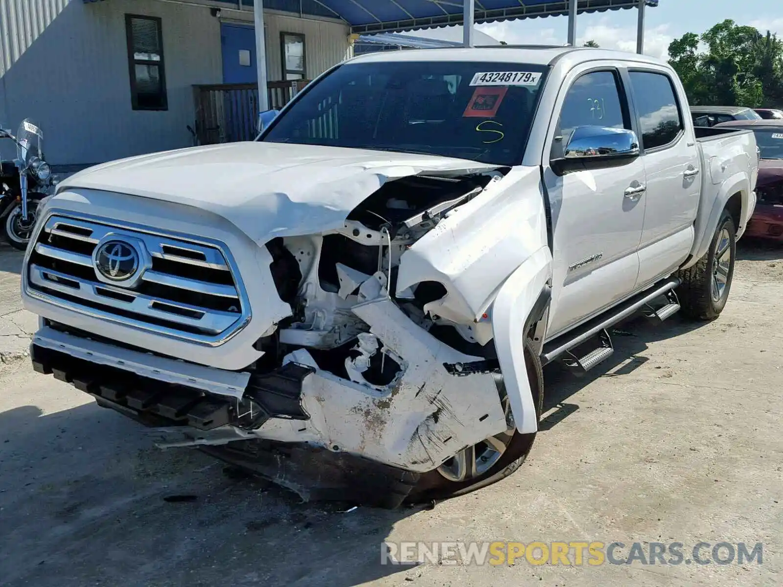 2 Photograph of a damaged car 3TMEZ5CN8KM096010 TOYOTA TACOMA DOU 2019