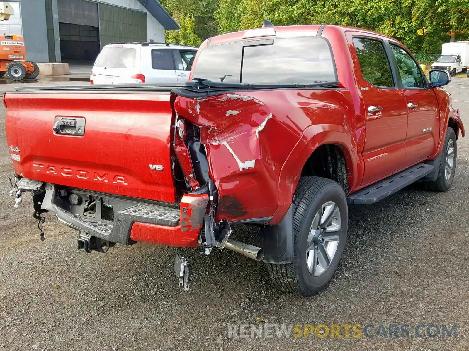 4 Photograph of a damaged car 3TMGZ5AN0KM257574 TOYOTA TACOMA DOU 2019