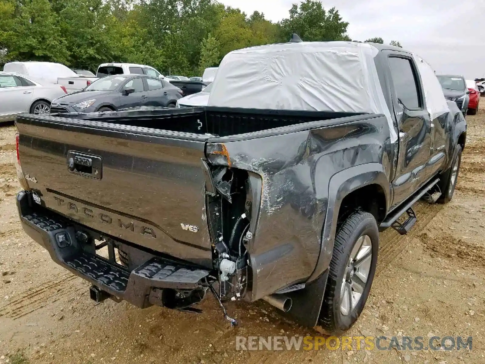 4 Photograph of a damaged car 3TMGZ5AN1KM246485 TOYOTA TACOMA DOU 2019