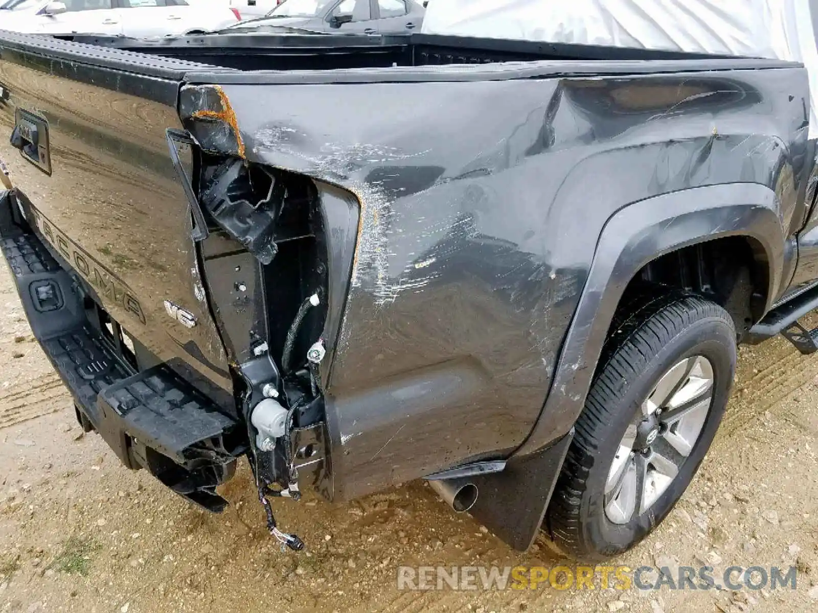 9 Photograph of a damaged car 3TMGZ5AN1KM246485 TOYOTA TACOMA DOU 2019