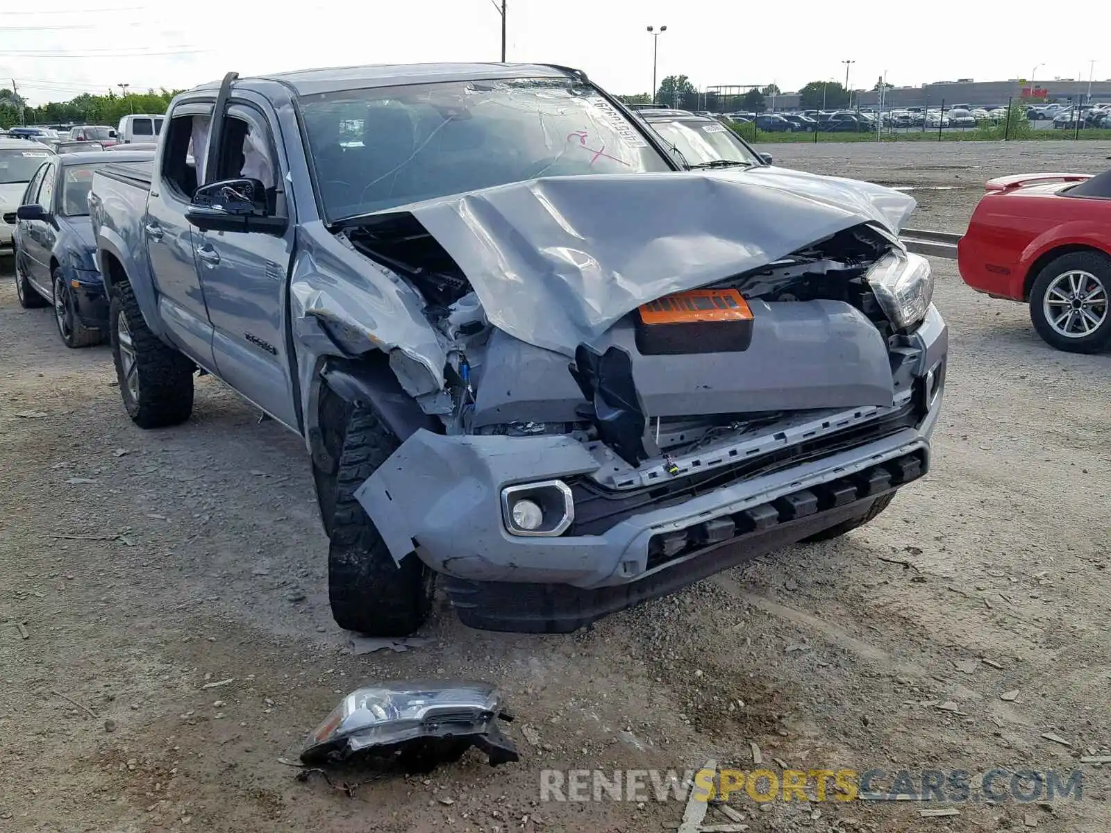 1 Photograph of a damaged car 3TMGZ5AN4KM214209 TOYOTA TACOMA DOU 2019