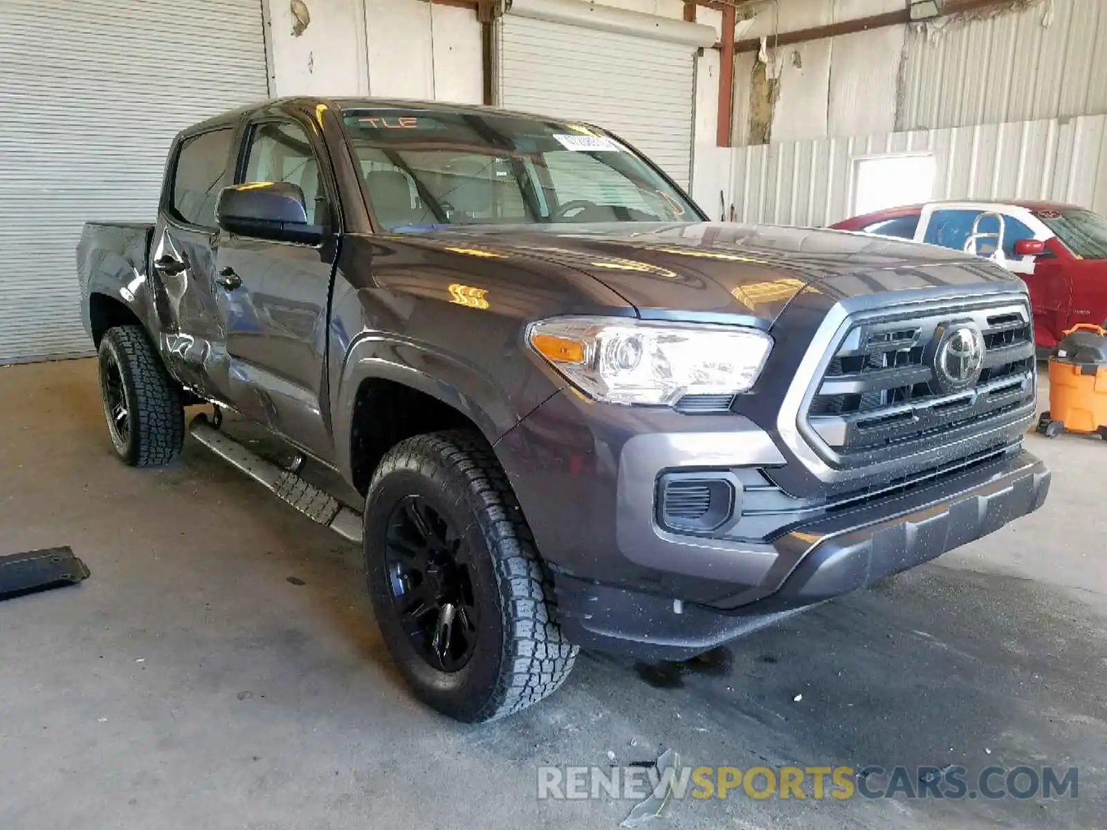 1 Фотография поврежденного автомобиля 5TFAX5GN0KX132961 TOYOTA TACOMA DOU 2019