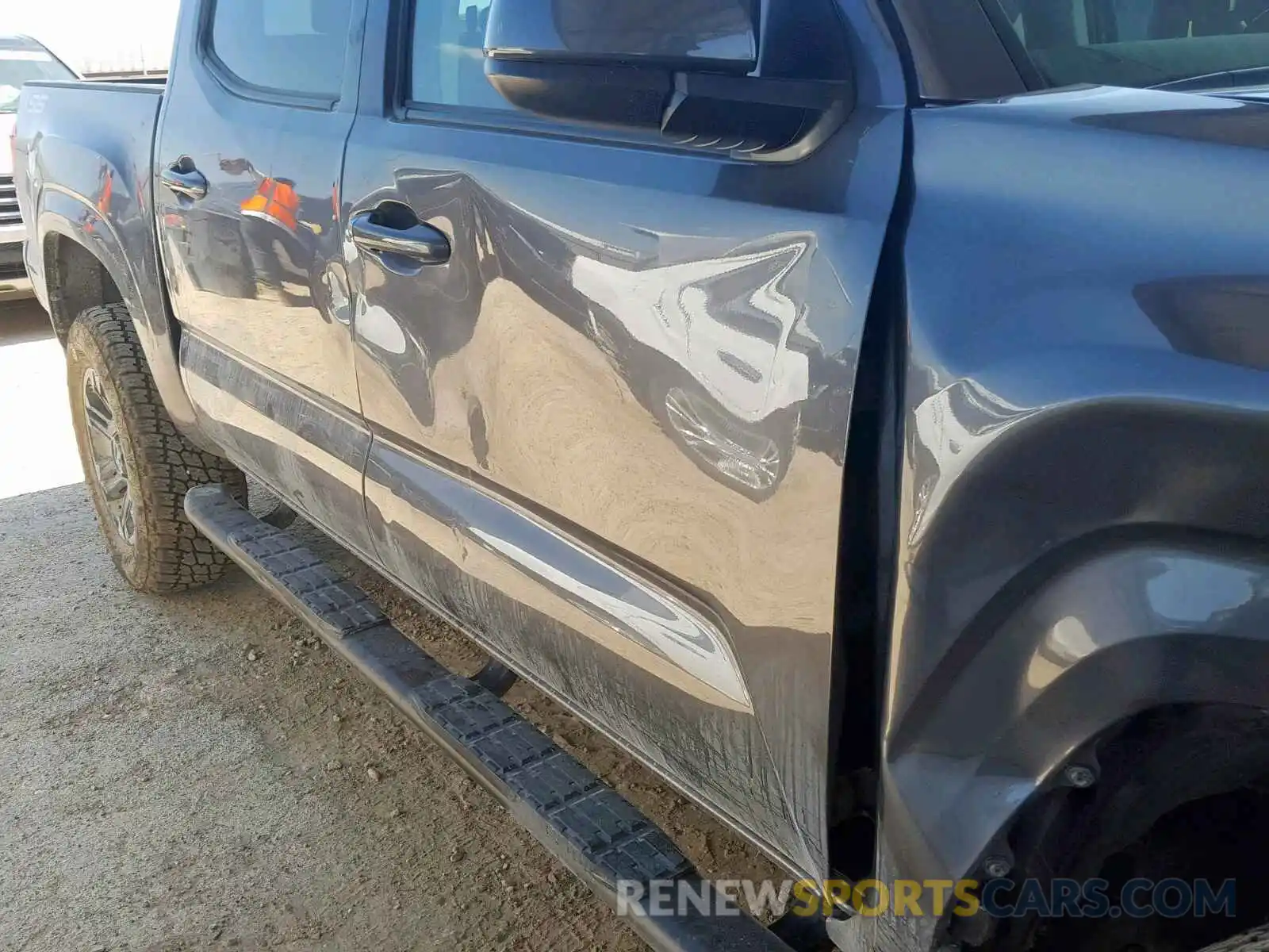 9 Photograph of a damaged car 5TFAX5GN2KX133657 TOYOTA TACOMA DOU 2019